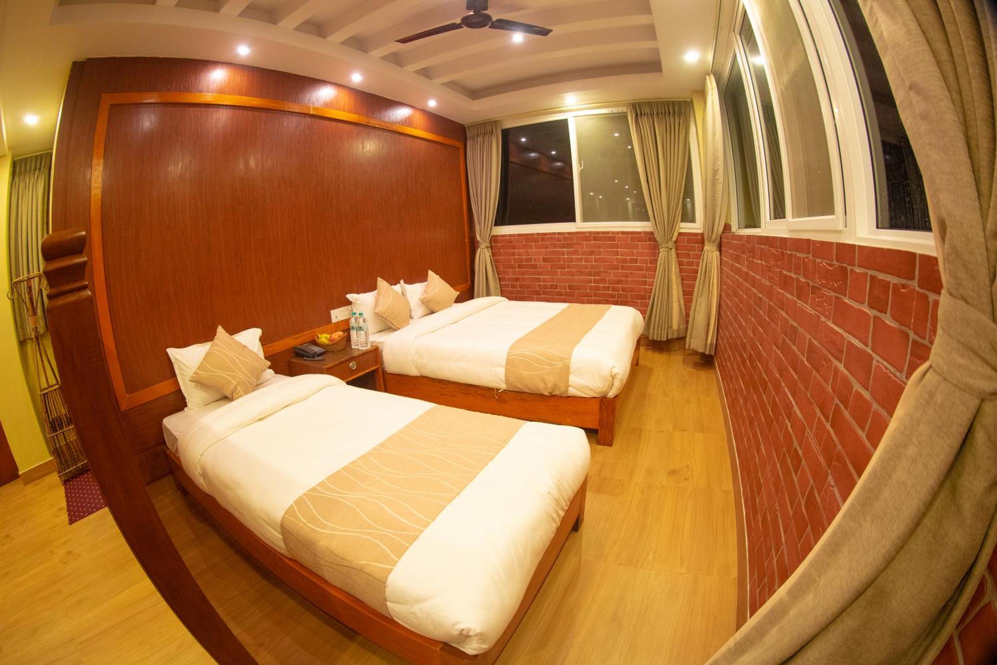 Paradise Boutique Hotel Pokhara Exterior photo